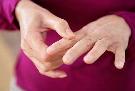 Pain to fingers